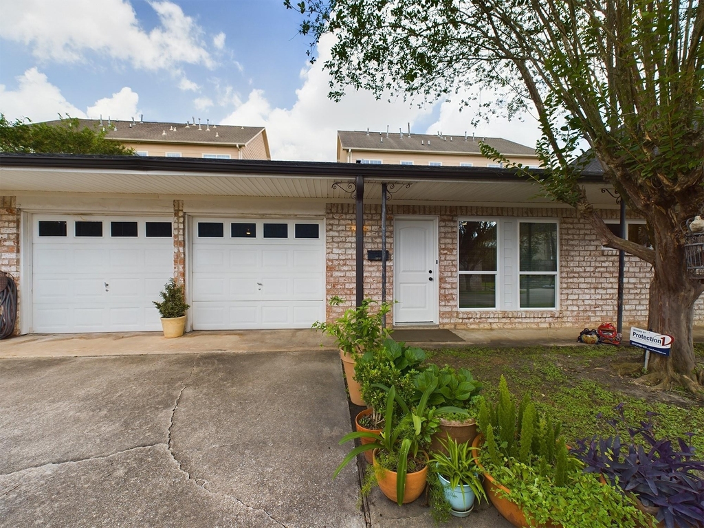 5627 Winsome Lane - Photo 0