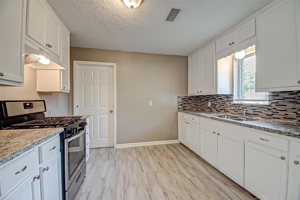 213 Newman Road - Photo 11