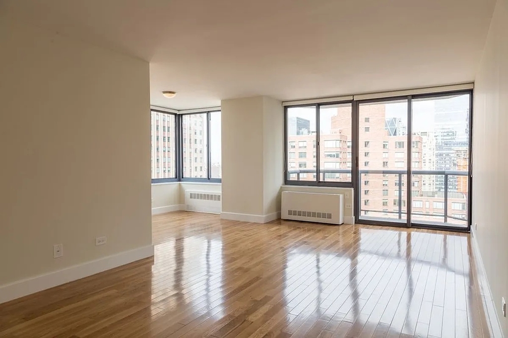 West 48th Street - Photo 1