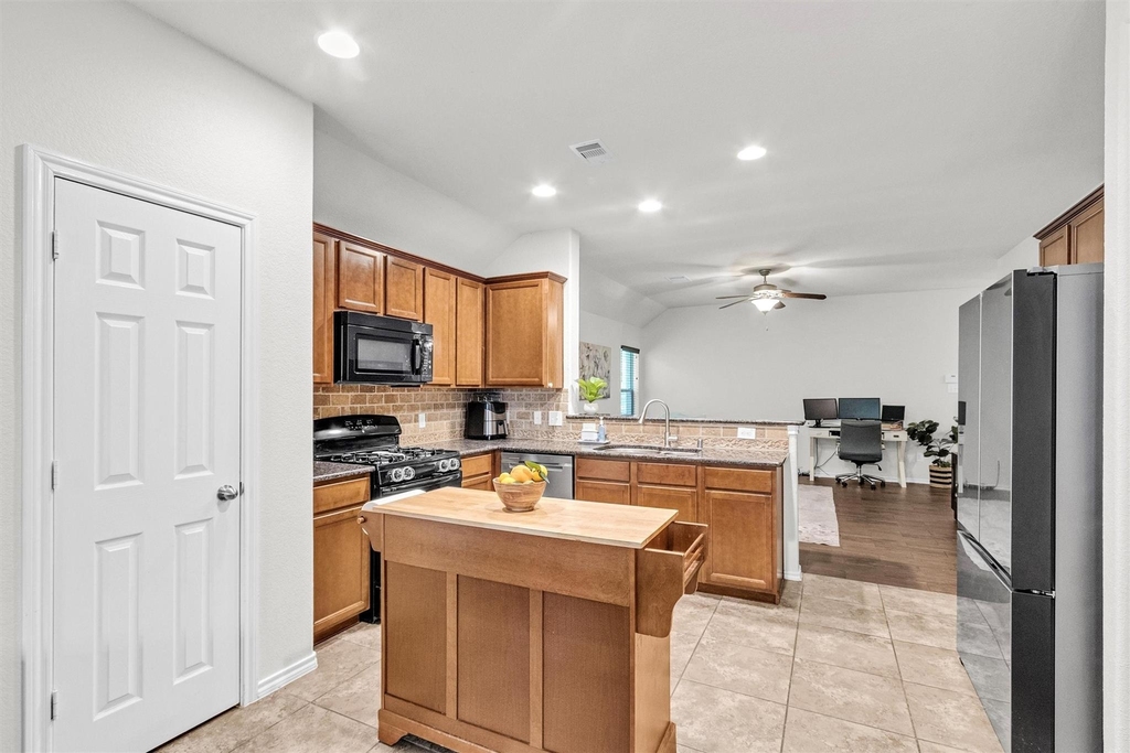1700 Fall Forest Court - Photo 15