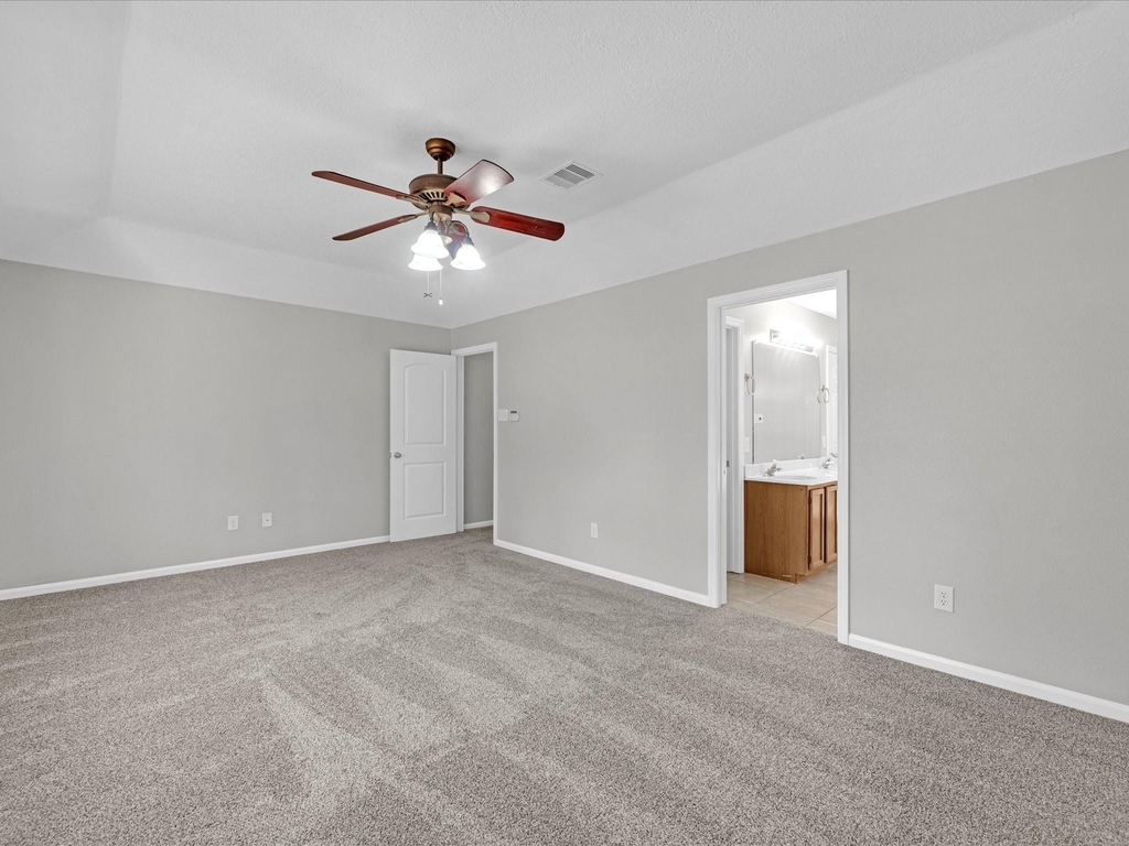 4241 Mountain Peak Way - Photo 17