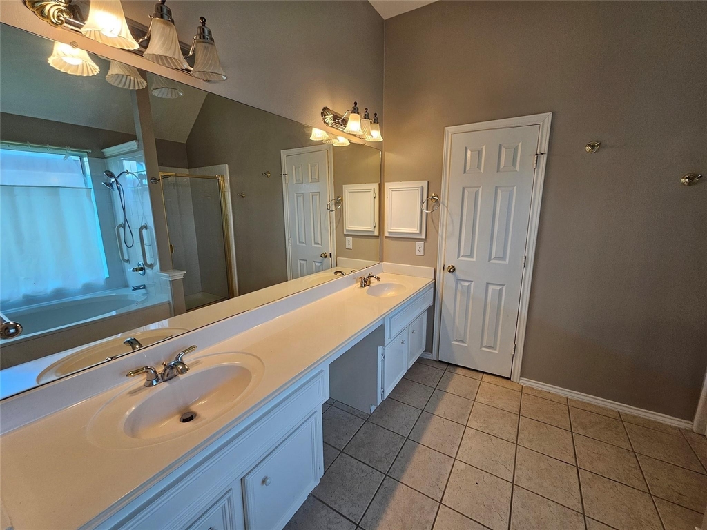 4434 Grove Park Drive - Photo 13