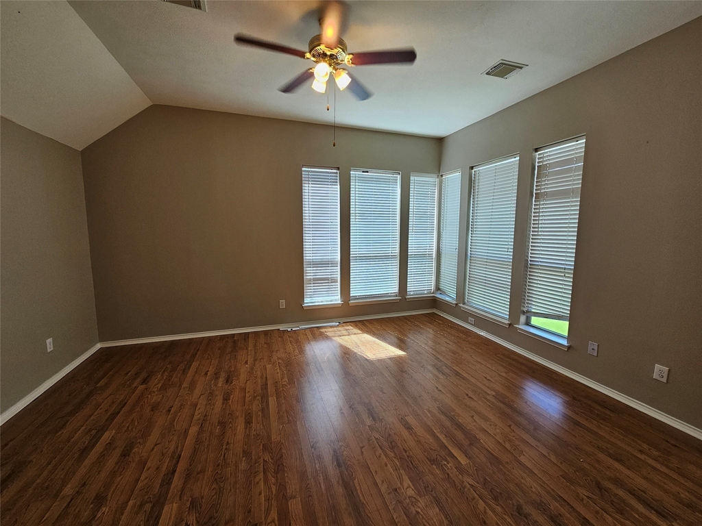 4434 Grove Park Drive - Photo 12