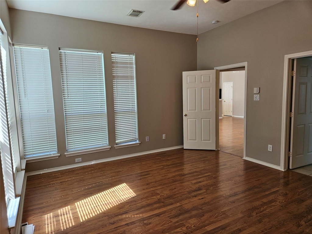 4434 Grove Park Drive - Photo 17