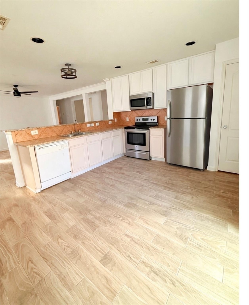 2918 Beacon Grove Street - Photo 1