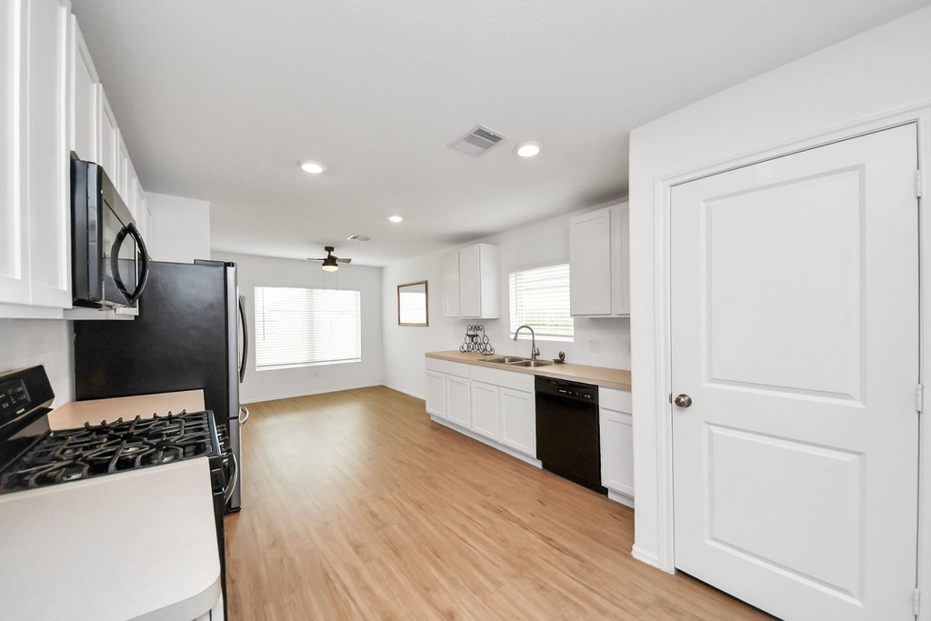 26915 Wilderye Cove Ln - Photo 10