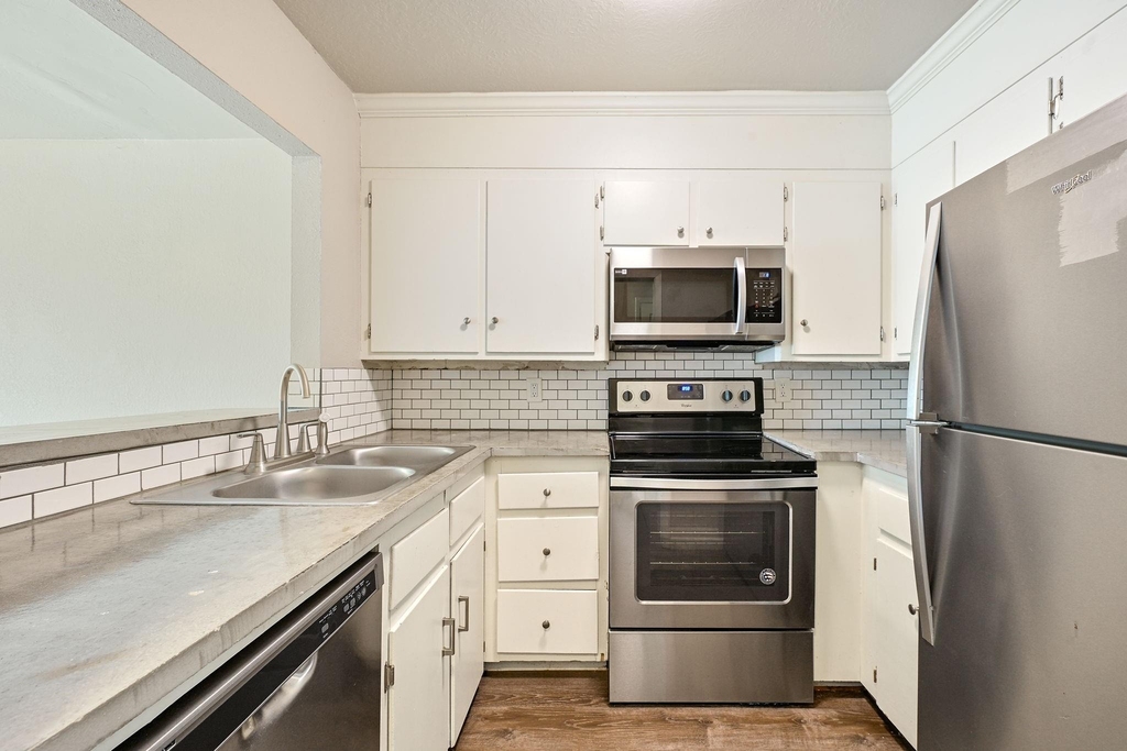3345 Lodgepole Circle - Photo 3