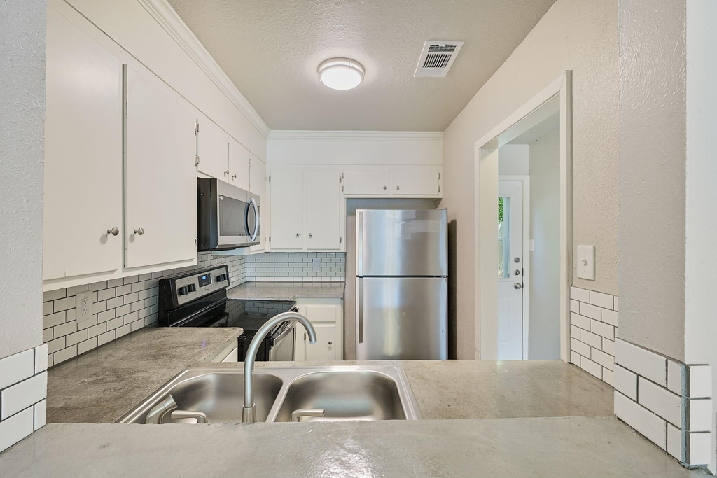 3345 Lodgepole Circle - Photo 4