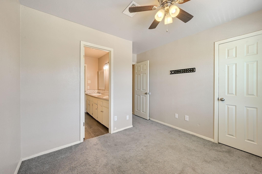 3345 Lodgepole Circle - Photo 11