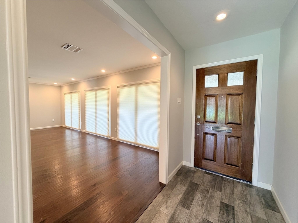 5019 Yarwell Drive - Photo 6