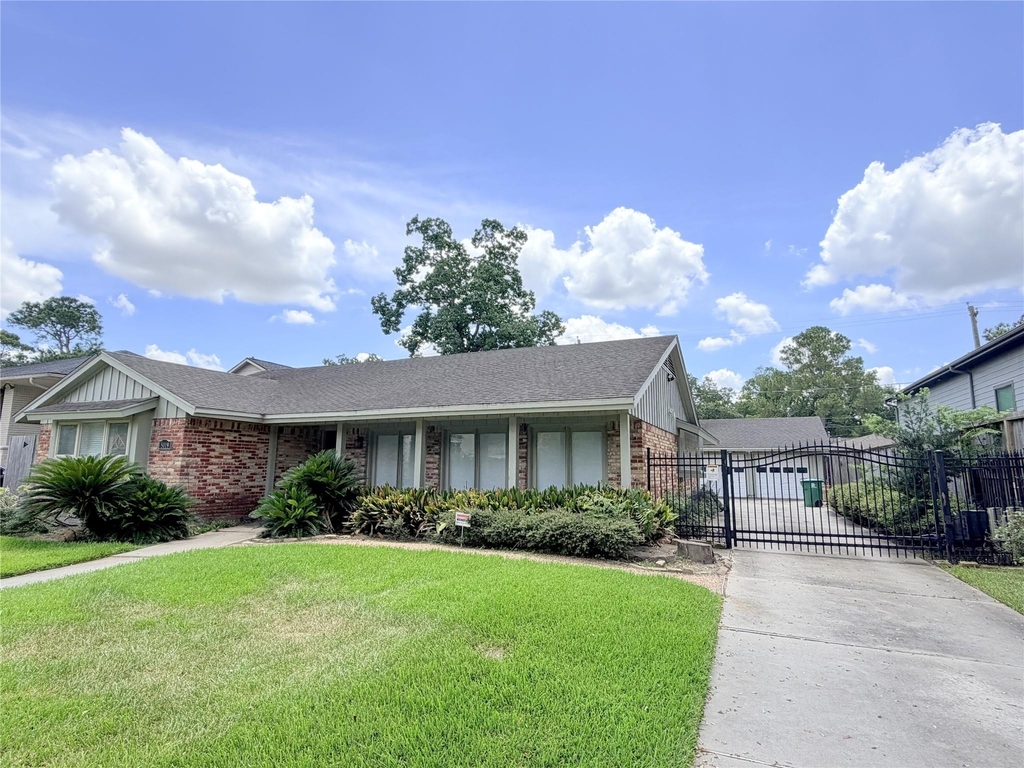 5019 Yarwell Drive - Photo 2