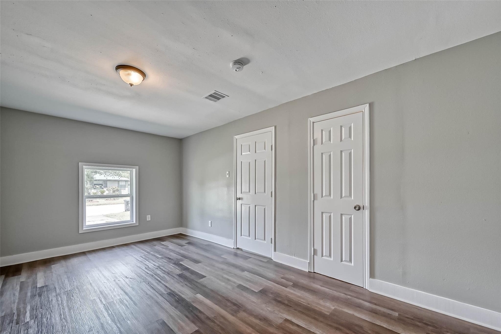 5606 Elm Springs Drive - Photo 9
