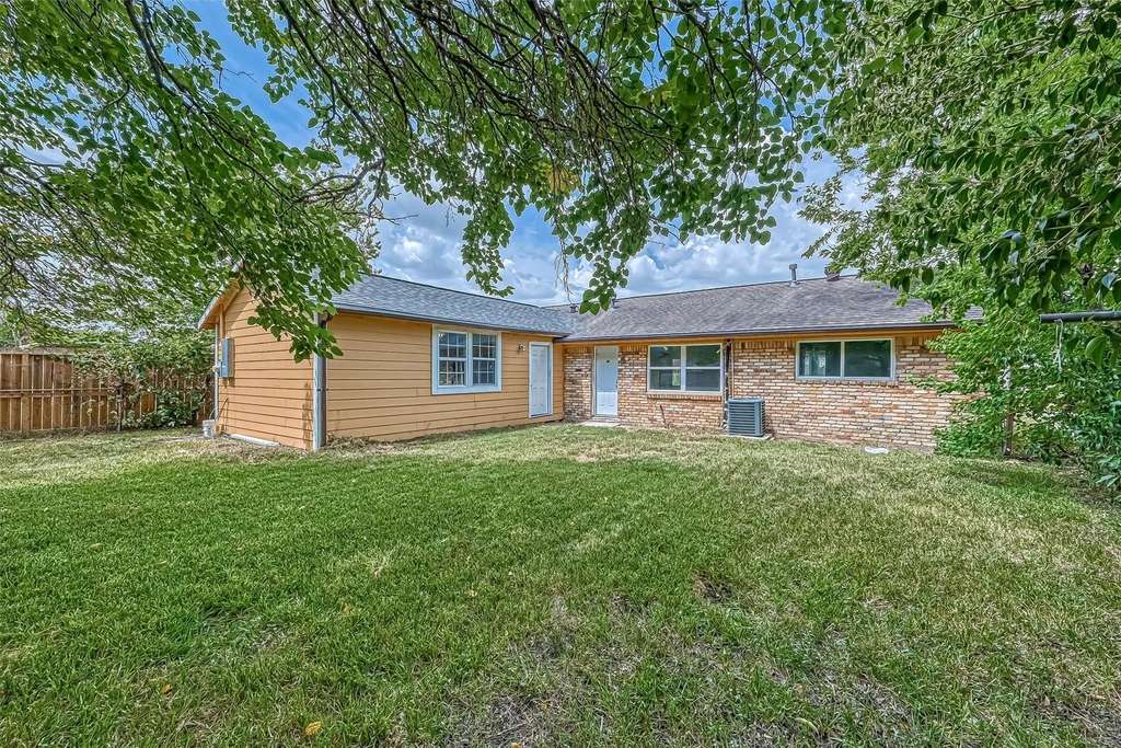 5606 Elm Springs Drive - Photo 15