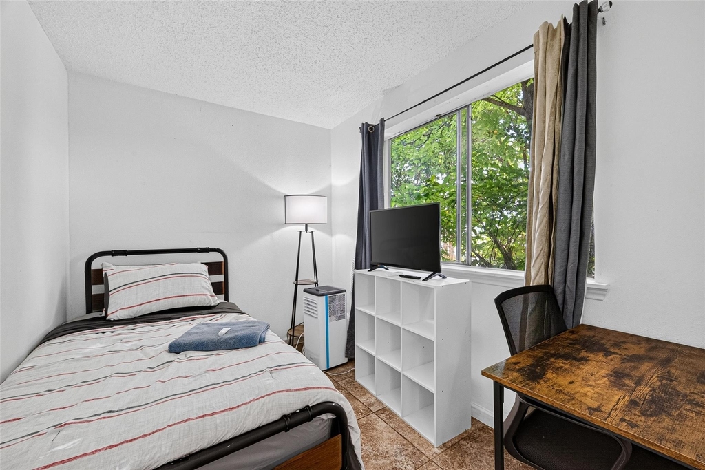 15507 Aldine Westfield Road - Photo 18