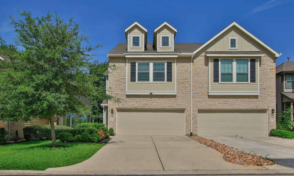 239 Biltmore Loop - Photo 0