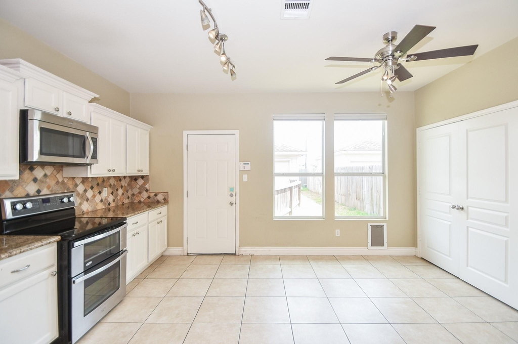 16843 Mammoth Springs Drive - Photo 6