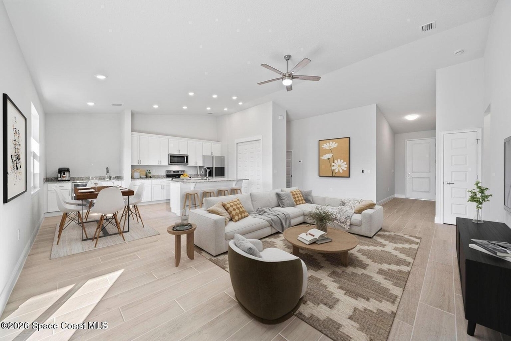 407 Cellini Avenue Ne - Photo 1