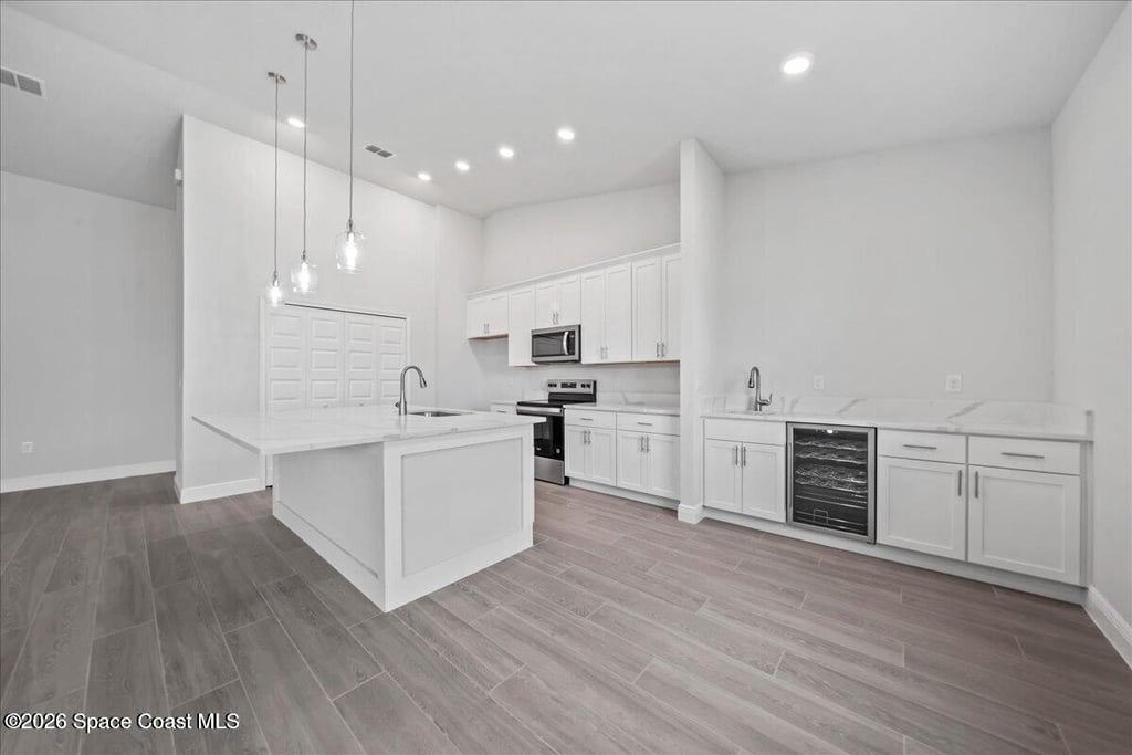 407 Cellini Avenue Ne - Photo 6