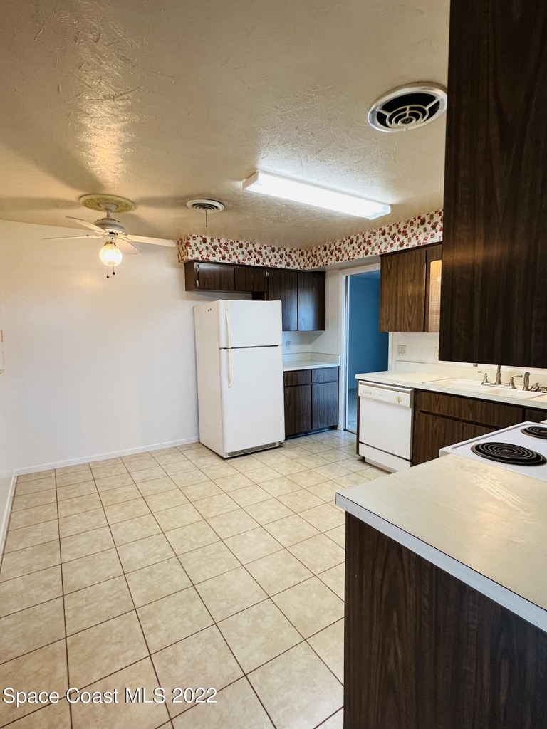 355 S Bel Aire Drive S - Photo 1
