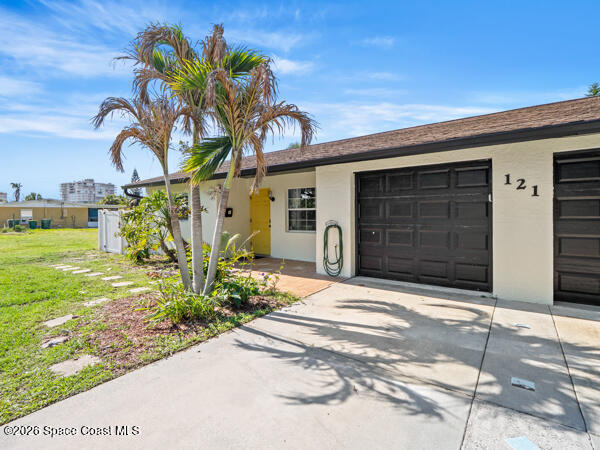 121 Franklyn Ave Avenue - Photo 0