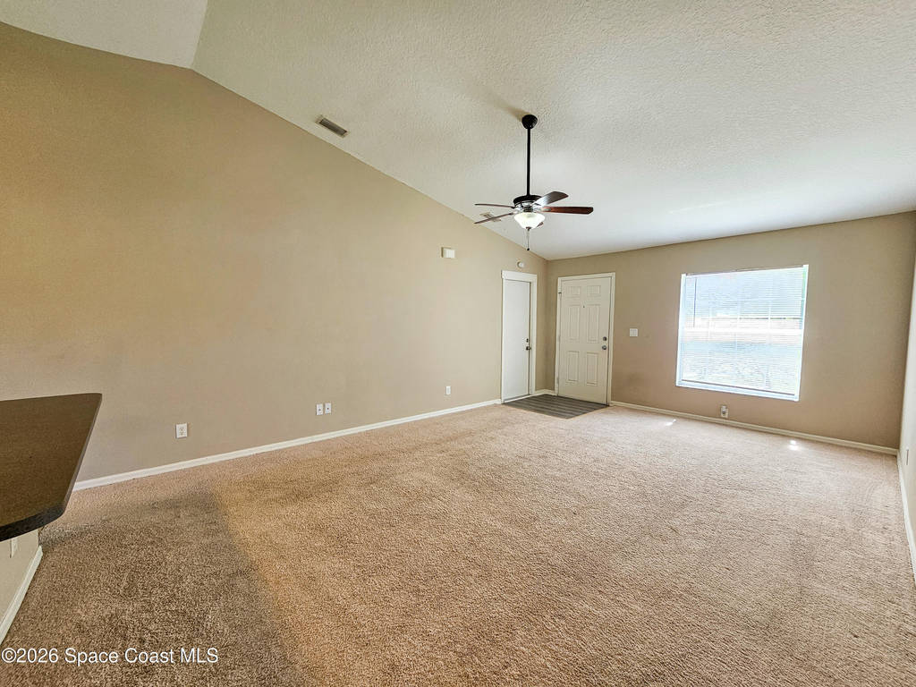 857 Buchanan Avenue Se - Photo 2