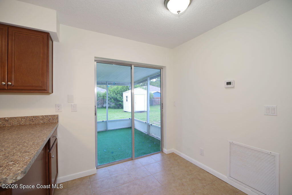 765 Cleaves Street Se - Photo 2