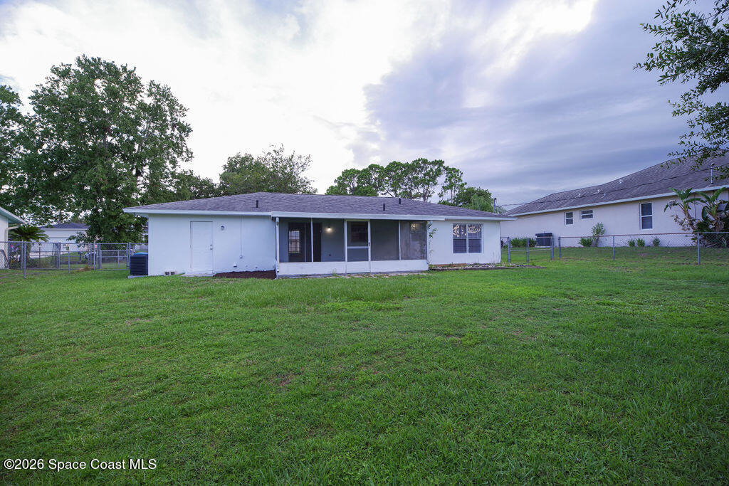 765 Cleaves Street Se - Photo 12