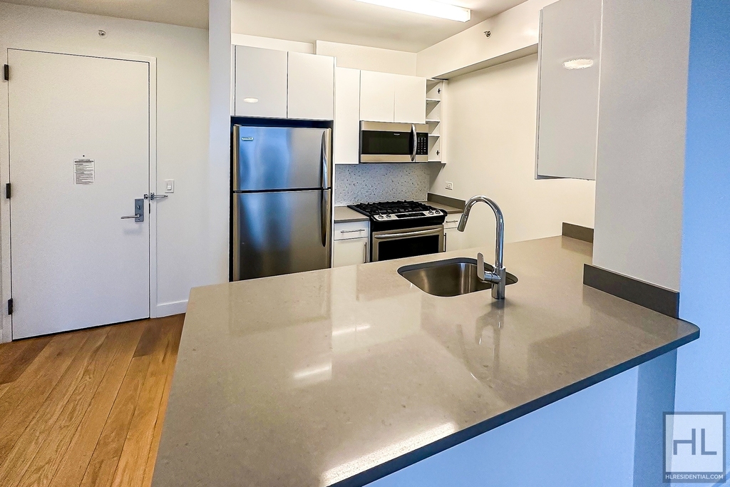 West 57th Street - Photo 2