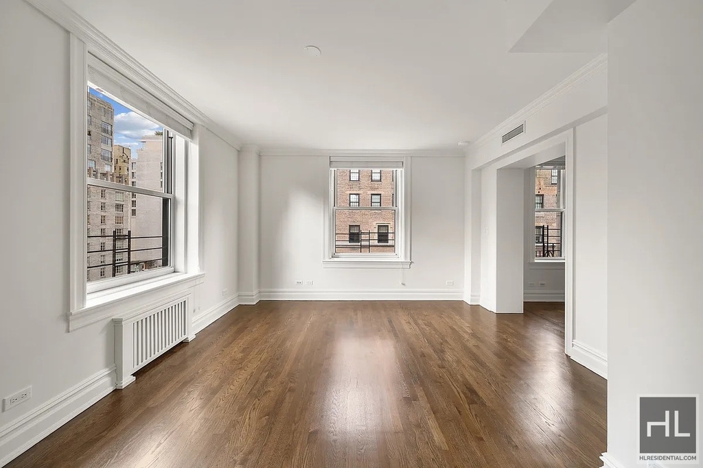 East 80th Street - Photo 3