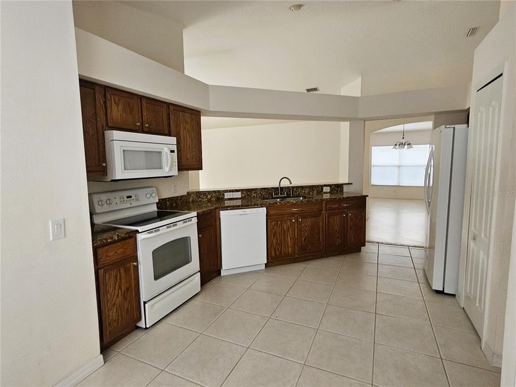 3220 Clover Blossom Circle - Photo 10
