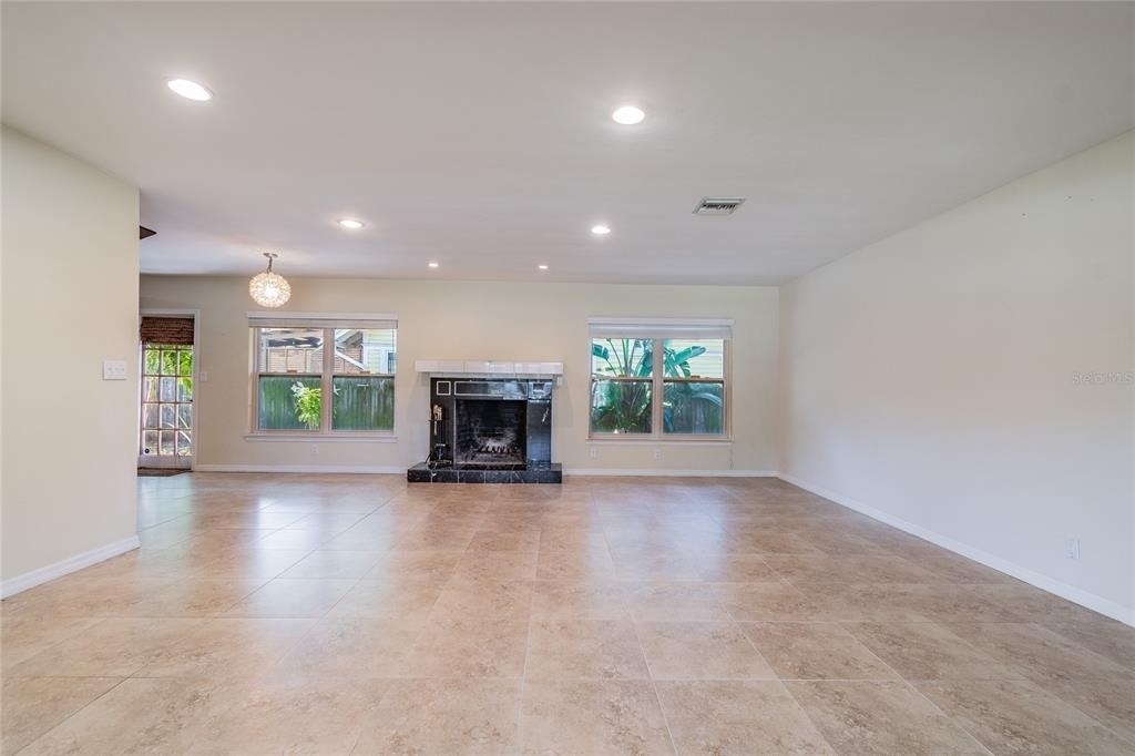 303 Wildwood Way - Photo 6