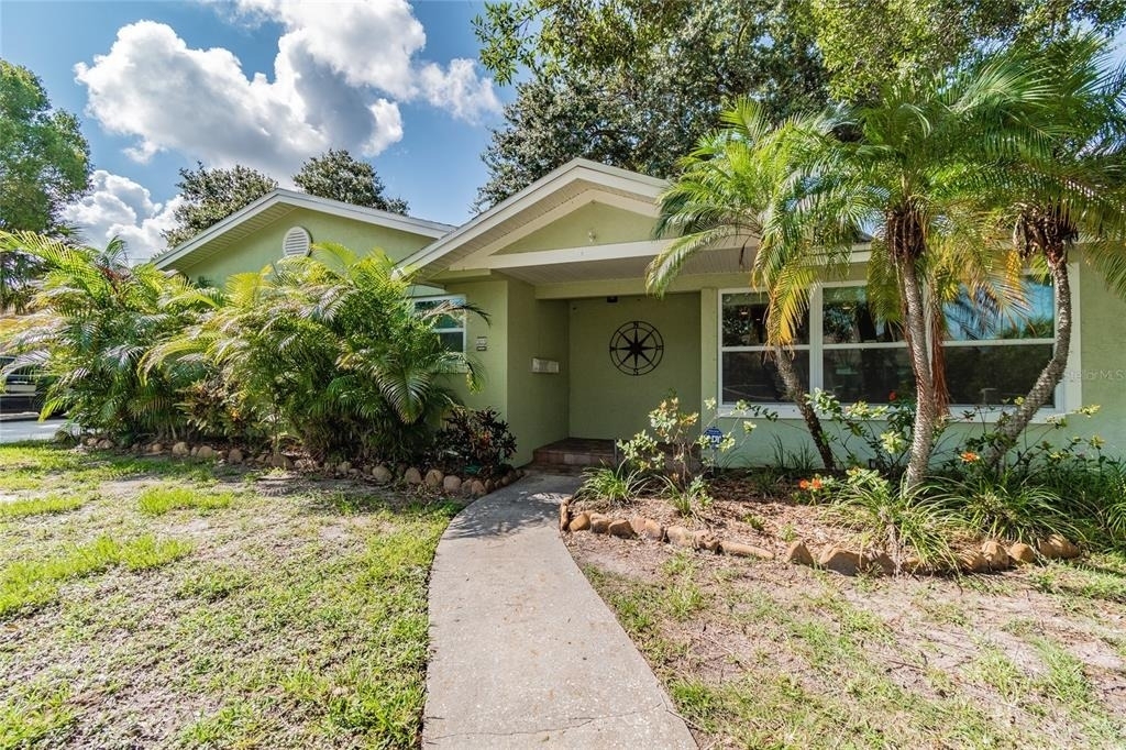 303 Wildwood Way - Photo 0