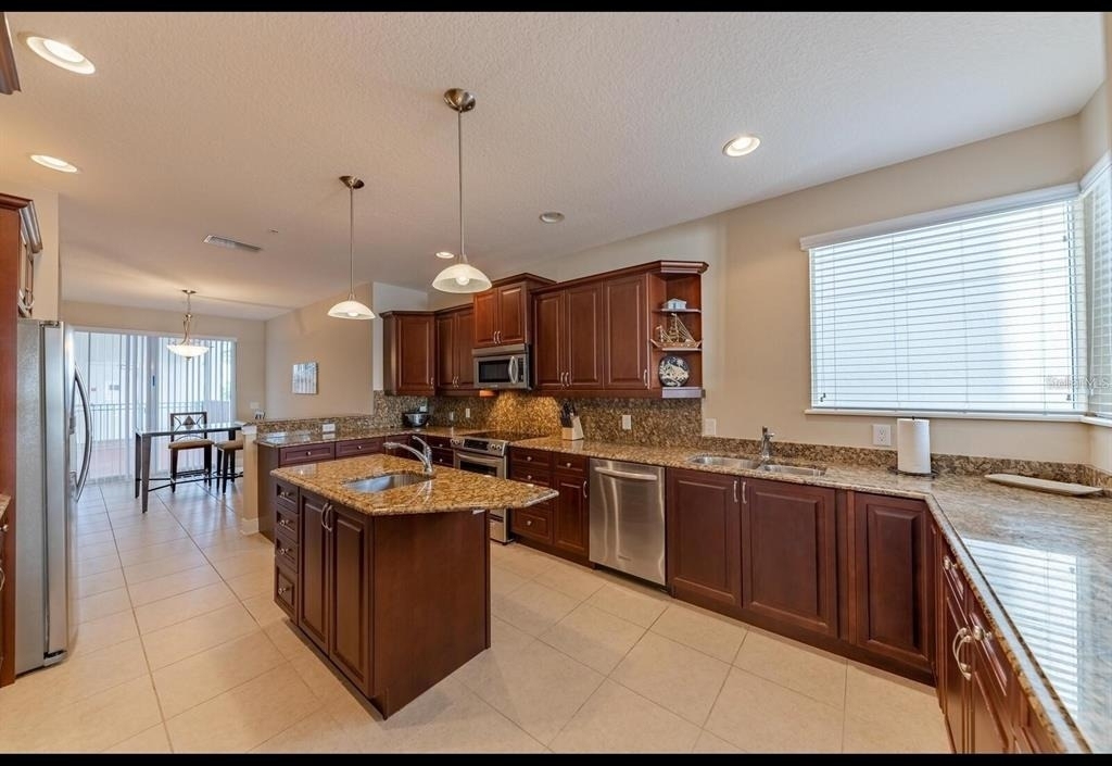 1042 Bellasol Way - Photo 11