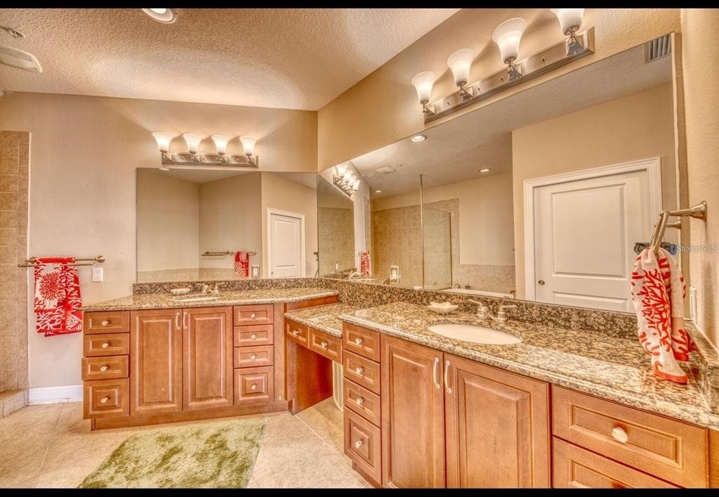 1042 Bellasol Way - Photo 21