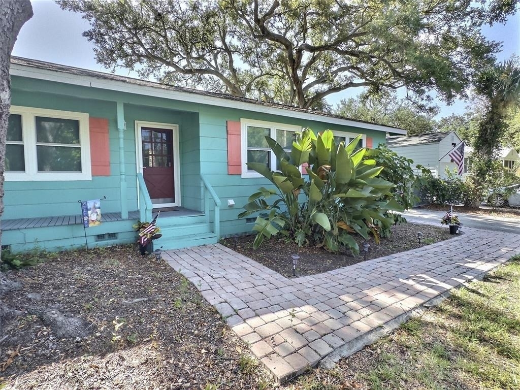1431 Paloma Lane - Photo 0