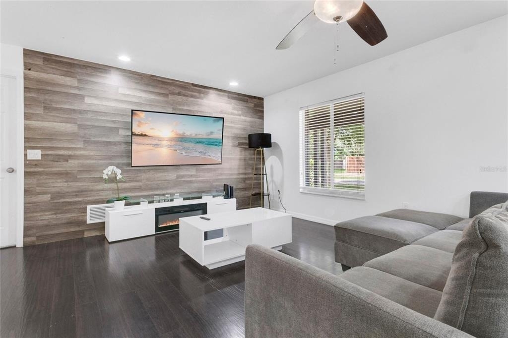 8644 Sandberry Boulevard - Photo 3