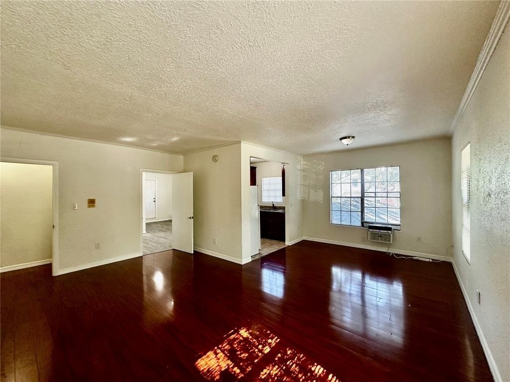 110 N Mills Avenue - Photo 6