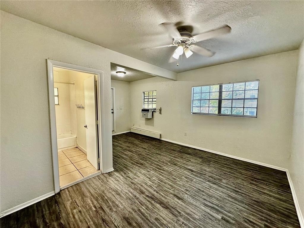 110 N Mills Avenue - Photo 9