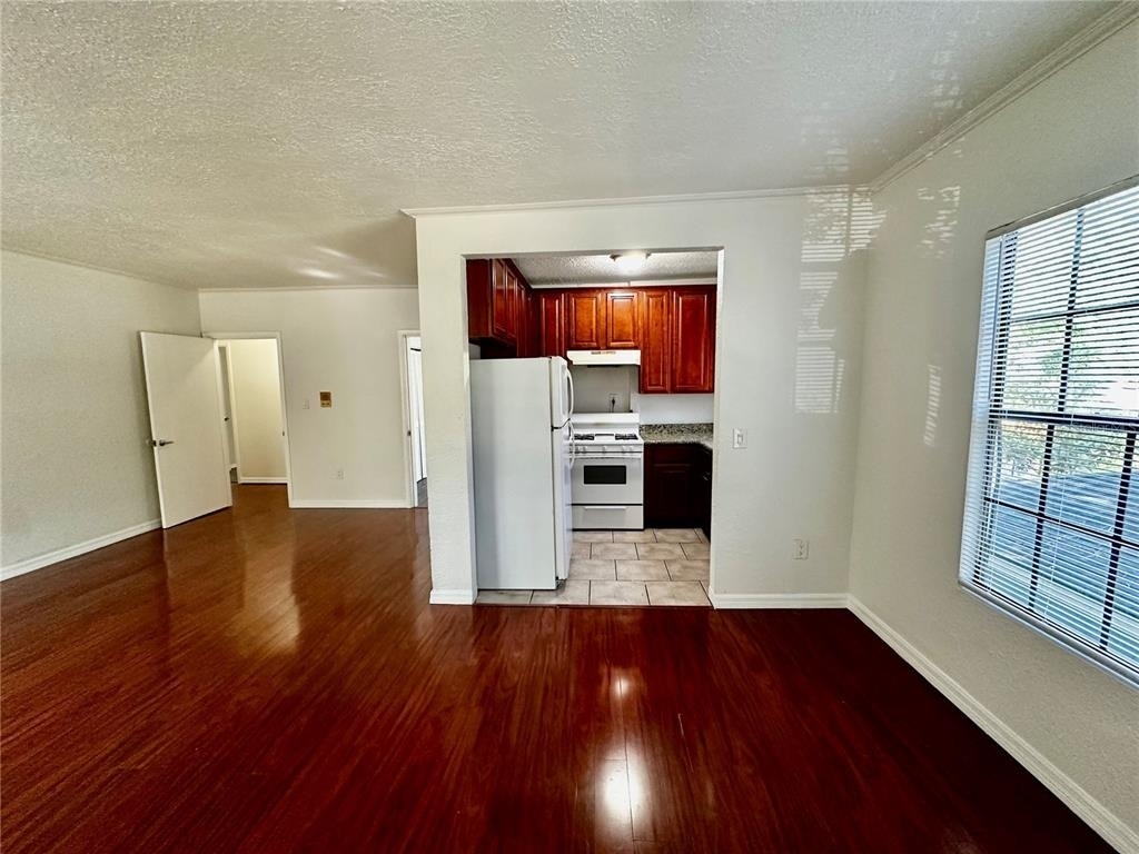 110 N Mills Avenue - Photo 7