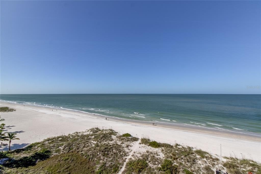 880 Mandalay Avenue - Photo 4