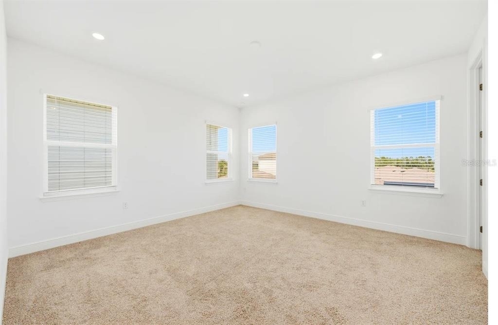 16453 Hamlin View Street - Photo 15