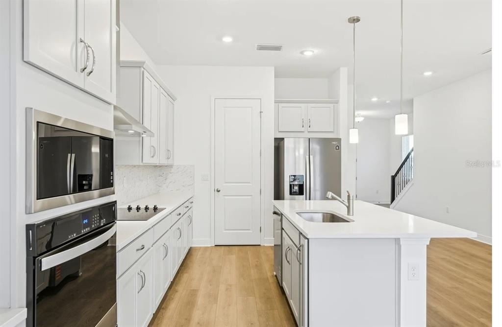 16453 Hamlin View Street - Photo 8