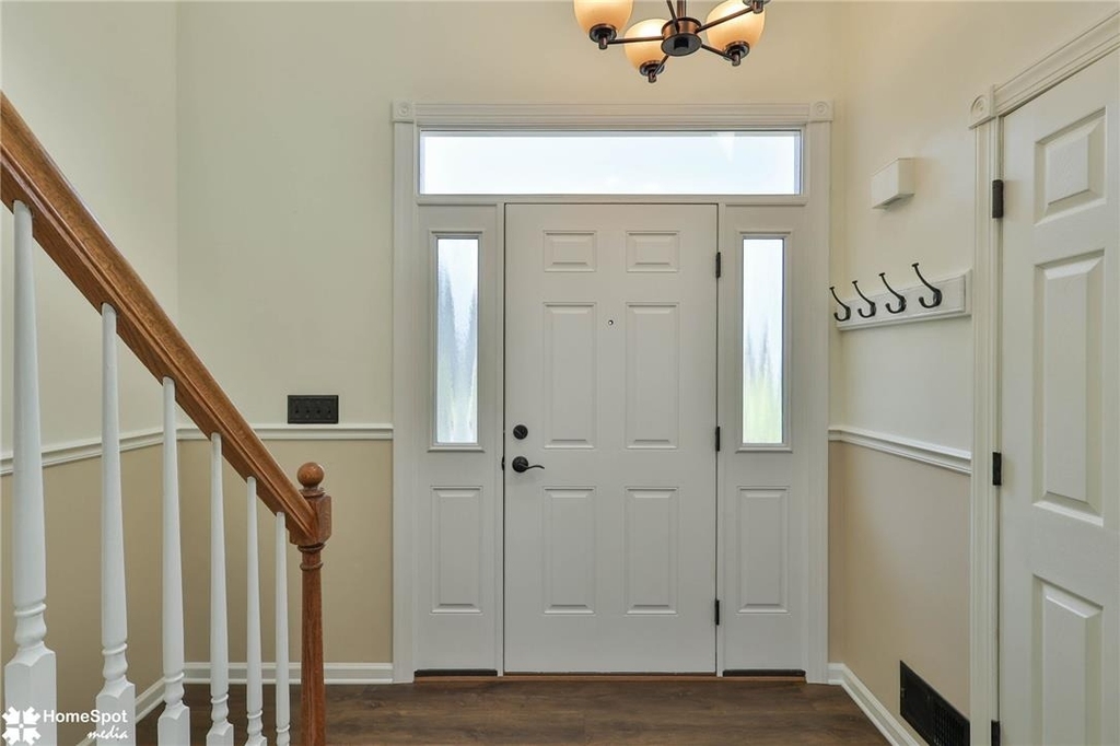 124 Stephanie Drive - Photo 1