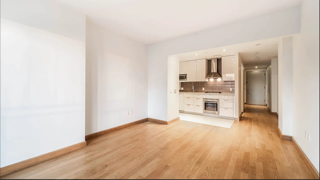 West 37th Street - Photo 4