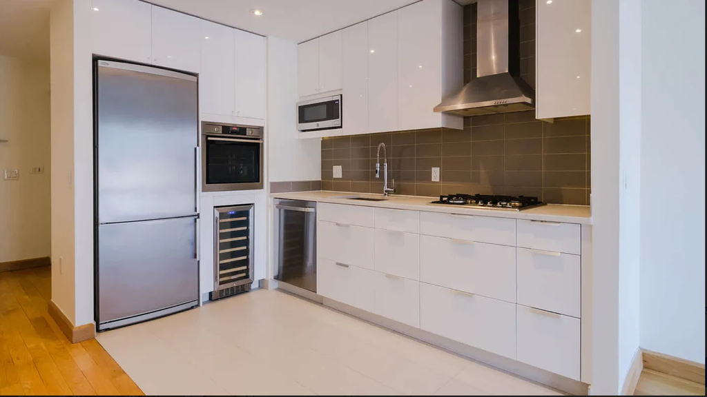 West 37th Street - Photo 2
