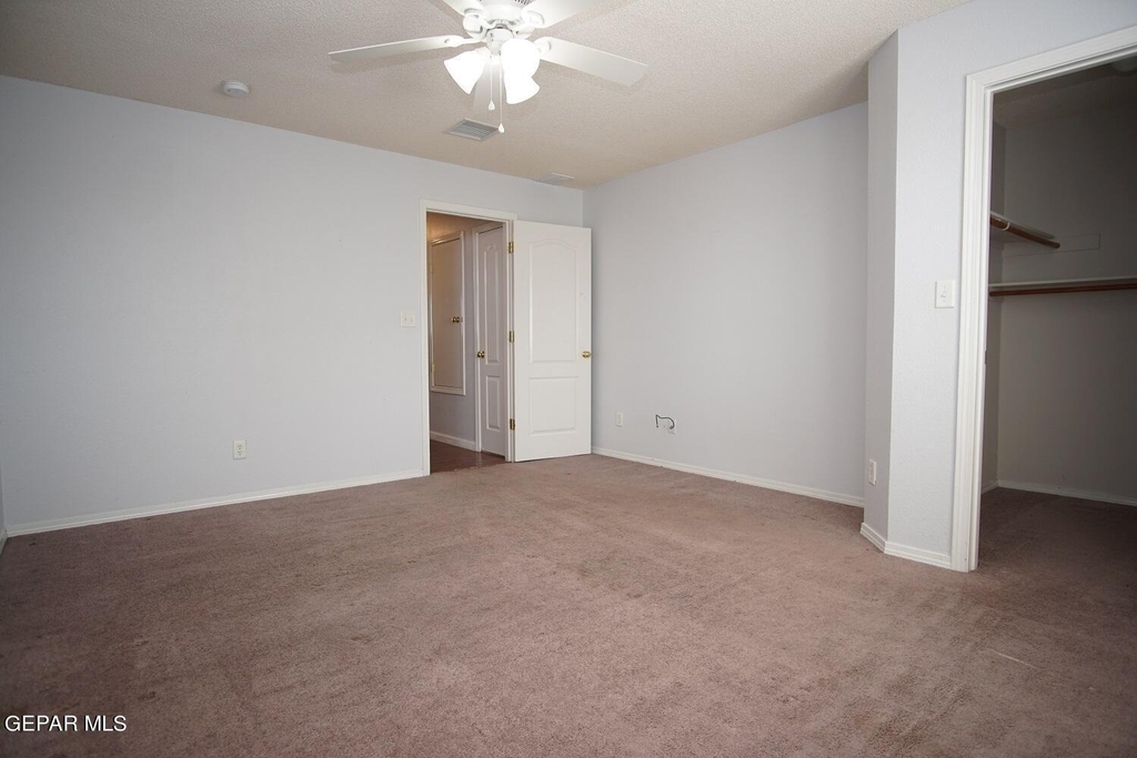 3400 Blue Earth Lane - Photo 11