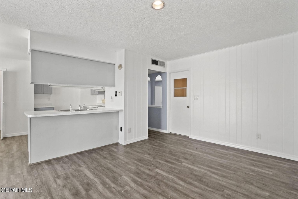 10222 Dunbarton Drive - Photo 7