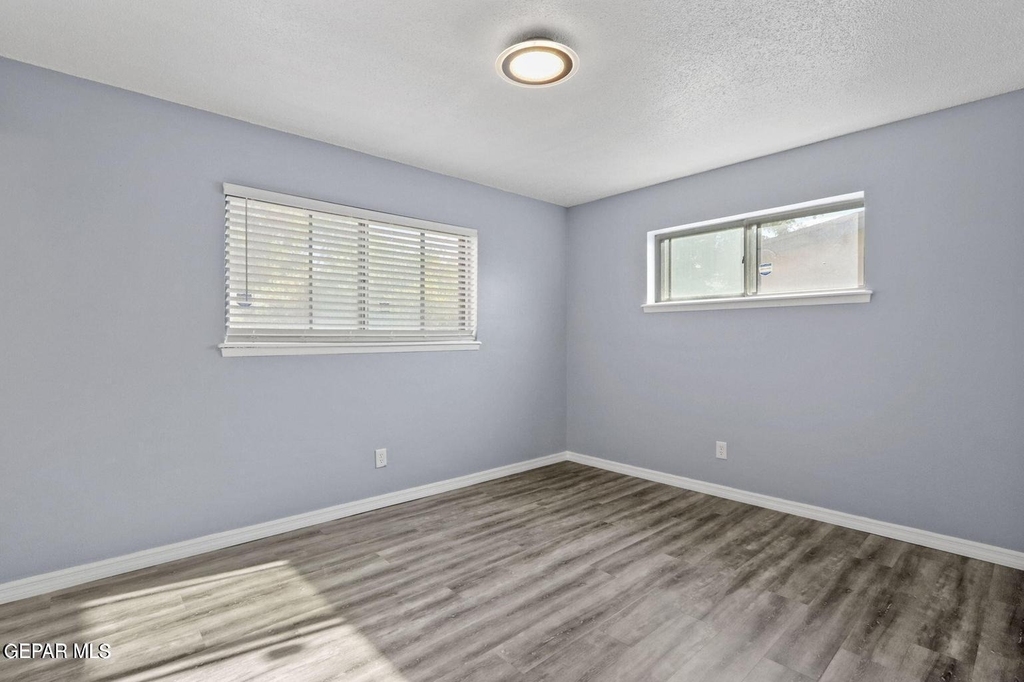 10222 Dunbarton Drive - Photo 12