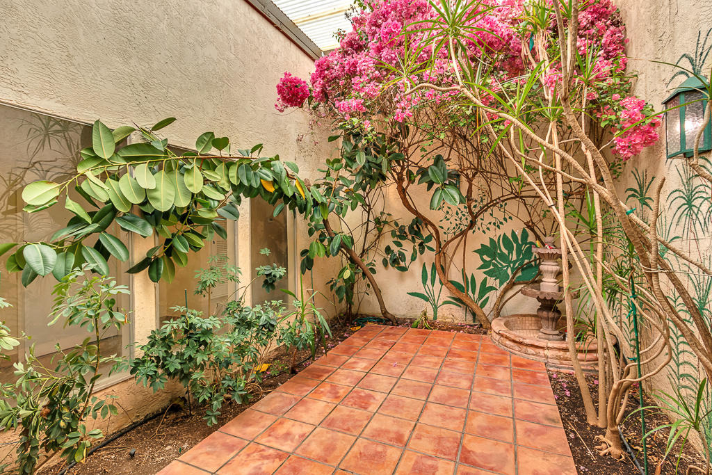 301 Los Nietos Court - Photo 14