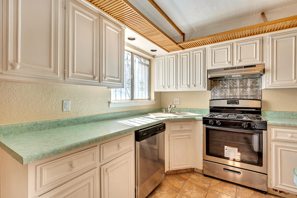 301 Los Nietos Court - Photo 10